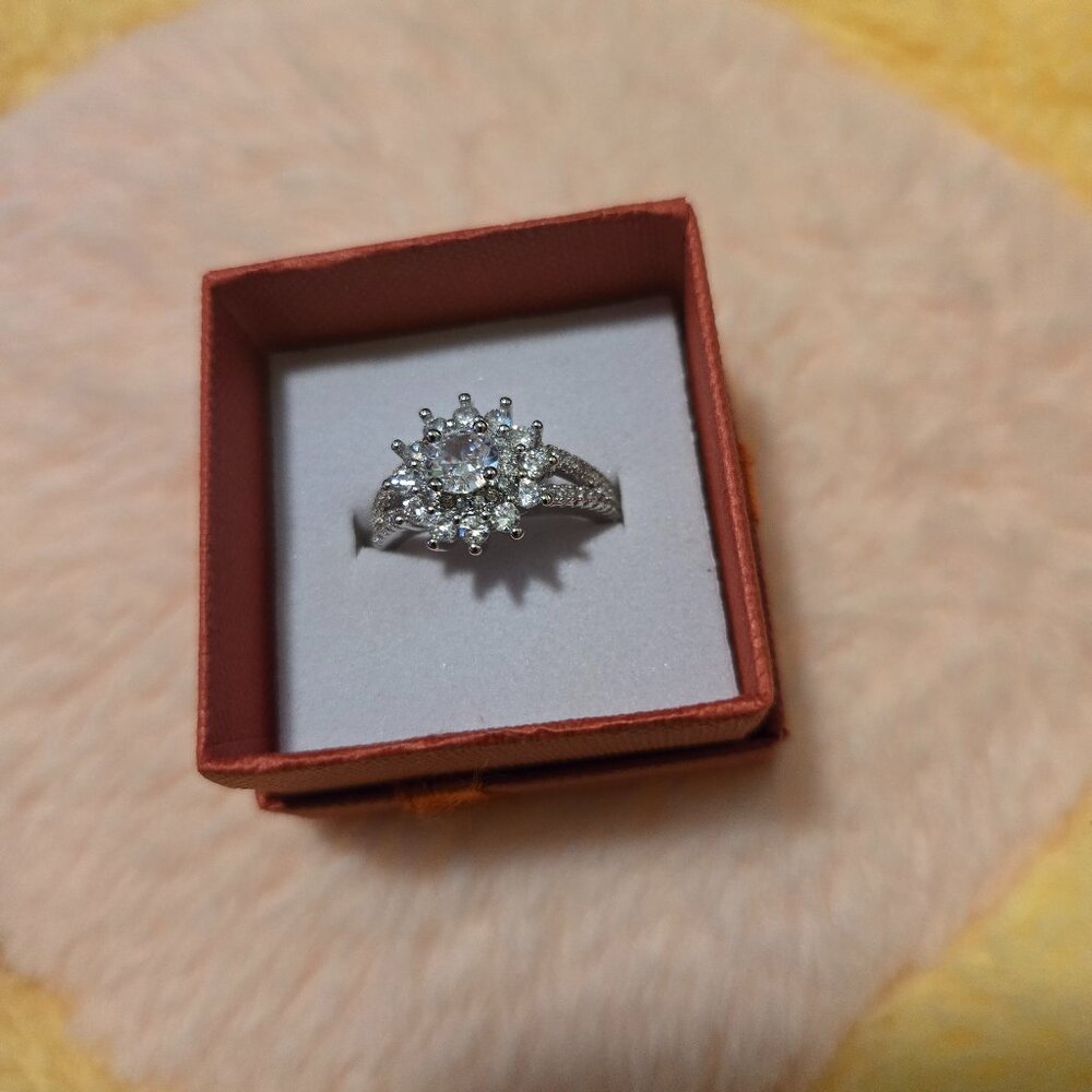 New Exquisite Inlaid Cubic Zirconia Flower Shape Silver Plated